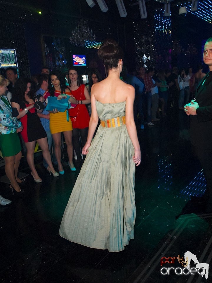 The One: Fashion Night - Titanium Angels,