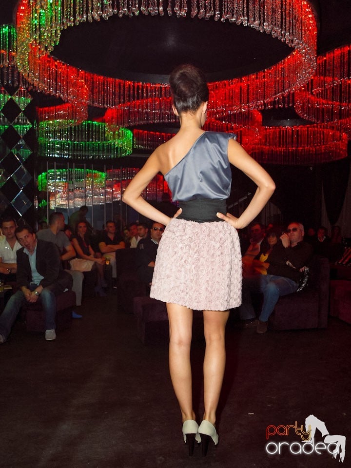 The One: Fashion Night - Titanium Angels,