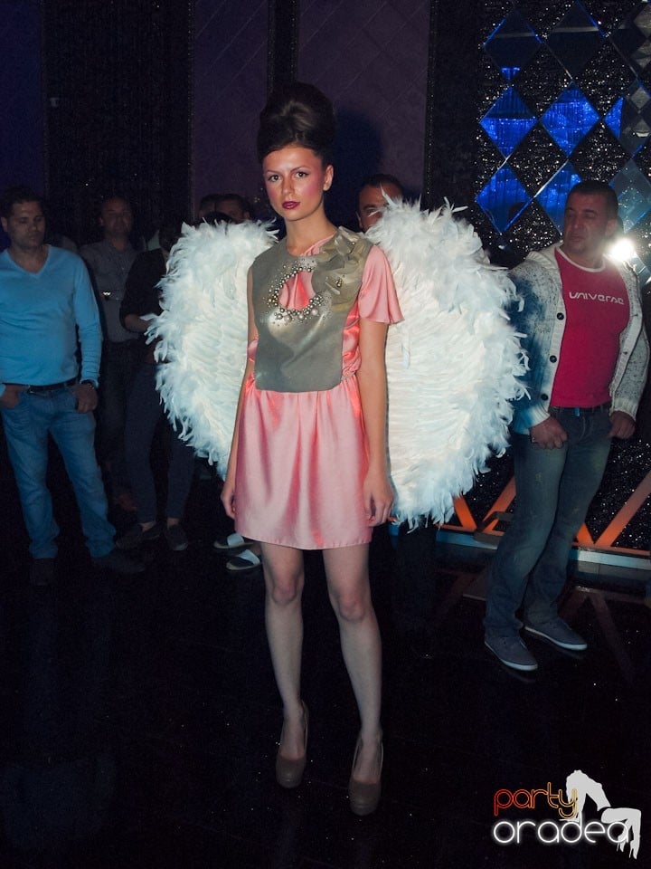 The One: Fashion Night - Titanium Angels,