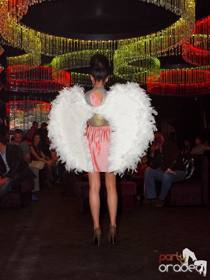 The One: Fashion Night - Titanium Angels,