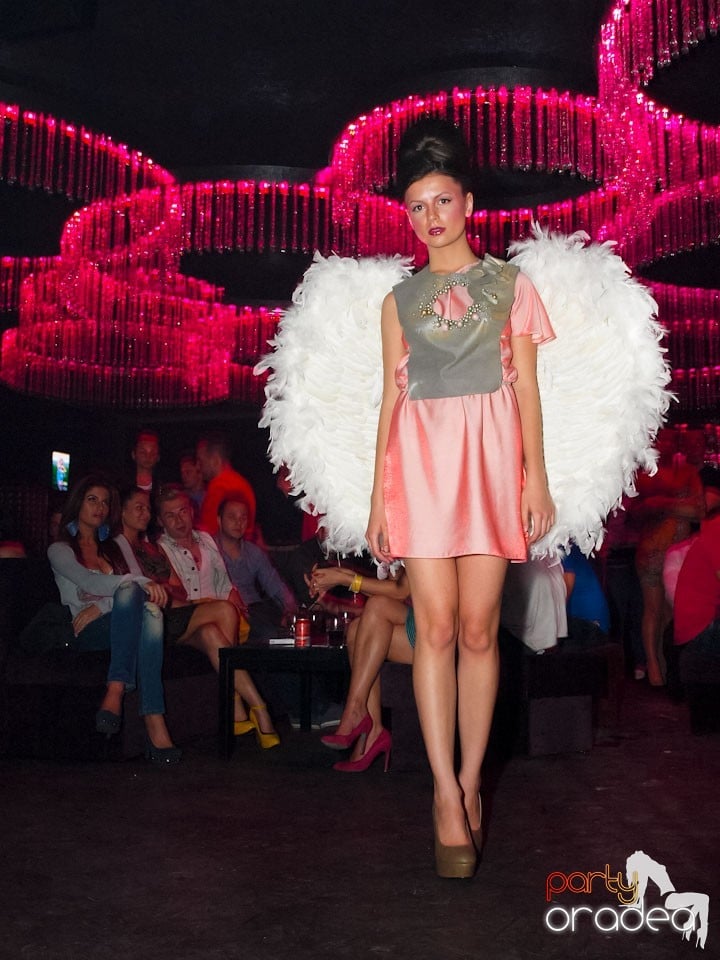 The One: Fashion Night - Titanium Angels,