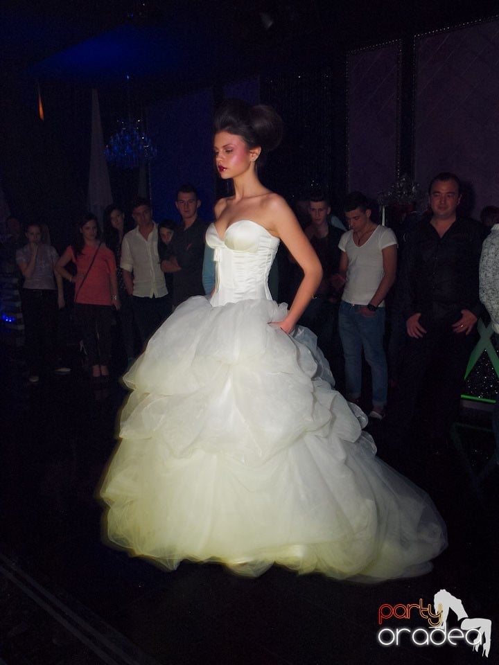 The One: Fashion Night - Titanium Angels,