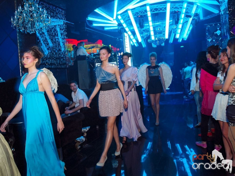 The One: Fashion Night - Titanium Angels,