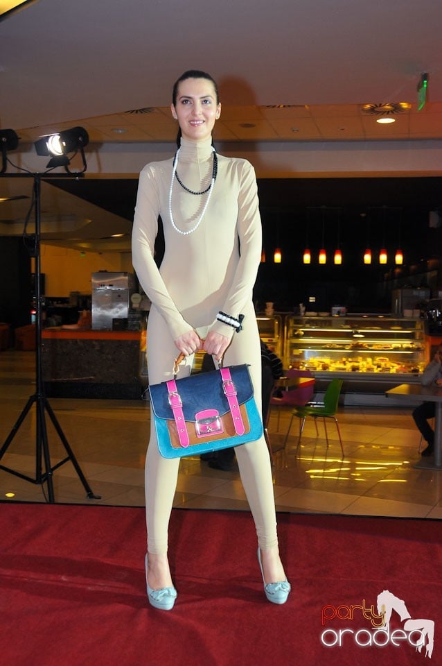 Trendy Accessories - Prezentare de modă, Lotus Center