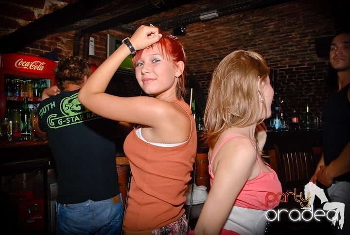 Turn up the bass, 