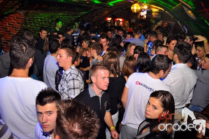USMB Afterparty în Escape cu Bárány Attila,