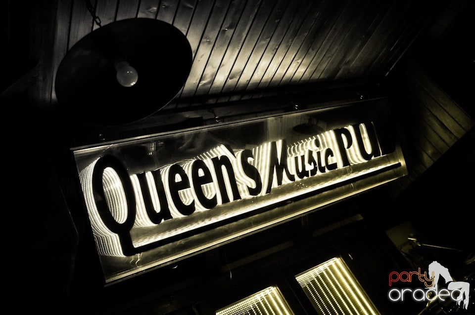Viata ca un ... Banc, Queen's Music Pub