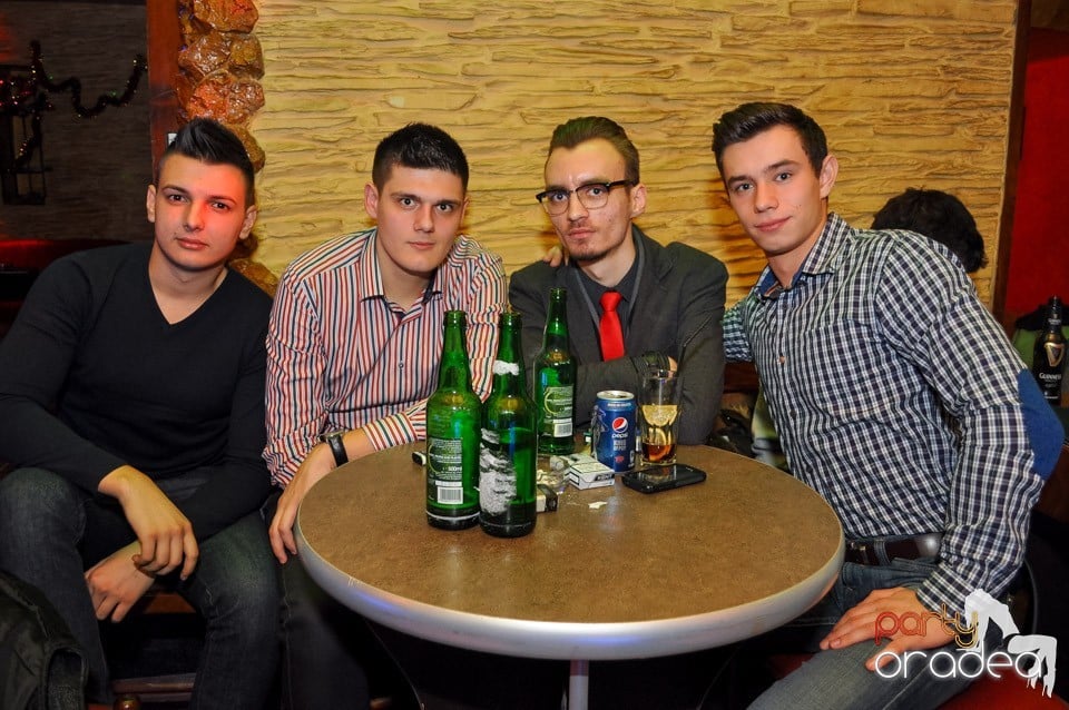 Vineri începe distracţia în Club Downtown,