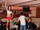 Vineri noaptea în Club Seven