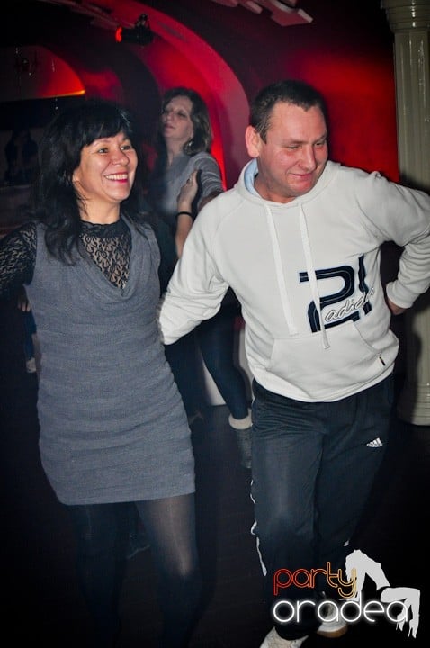 Vineri seara în Club Atti's,