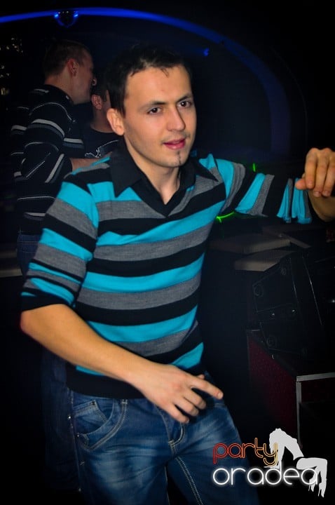 Vineri seara în Club Atti's,