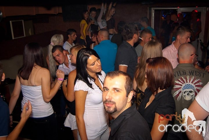 We Make Hits Party,