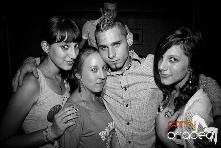 We Make Hits Party,
