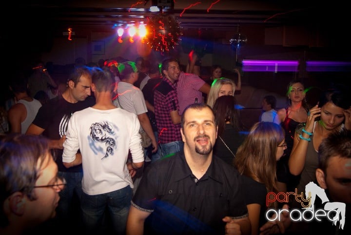 We Make Hits Party,