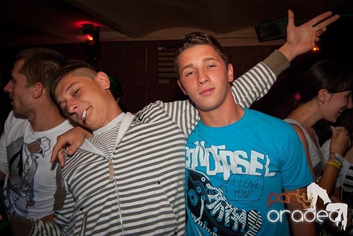 We Make Hits Party,