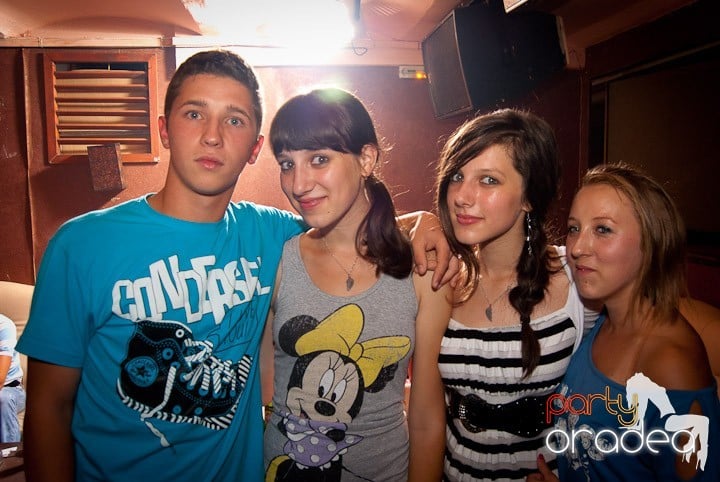We Make Hits Party, 