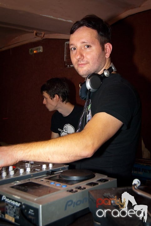 We Make Hits Party, 