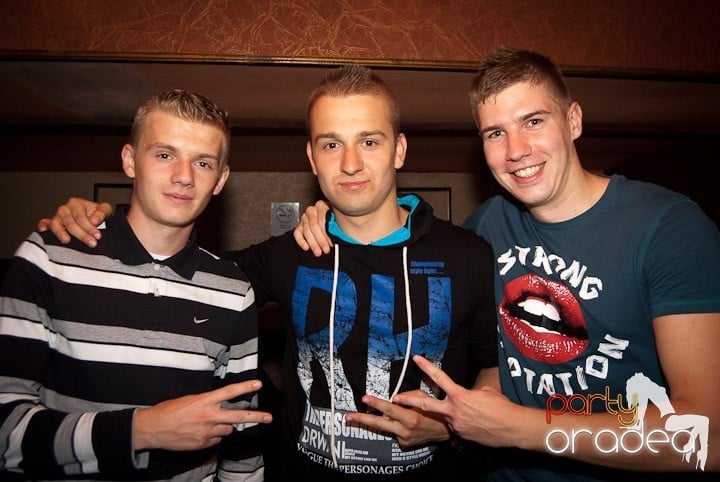 We Make Hits Party,