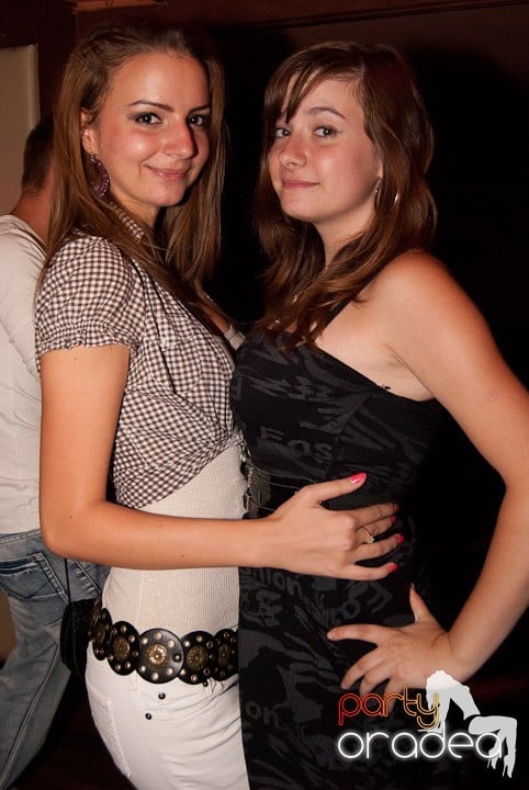 We Make Hits Party,