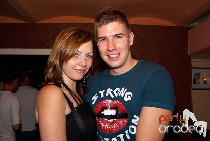 We Make Hits Party,