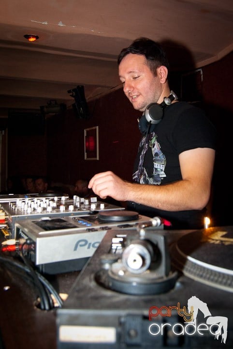 We Make Hits Party,