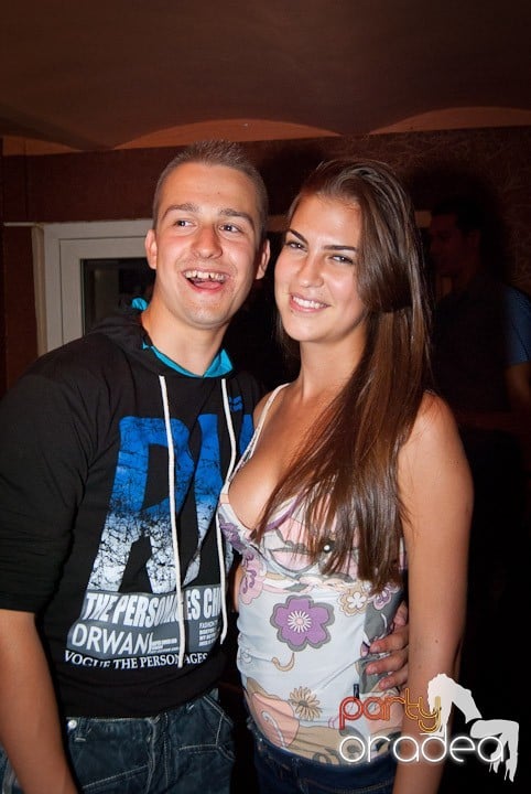 We Make Hits Party,
