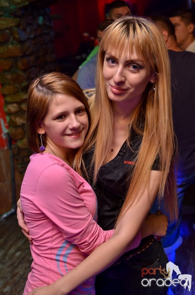 Weekend Party în Club Downtown,
