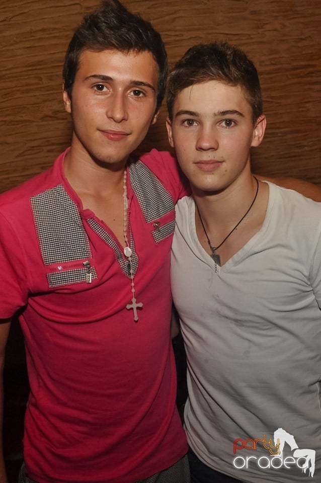 Weekend Party în Club Downtown,