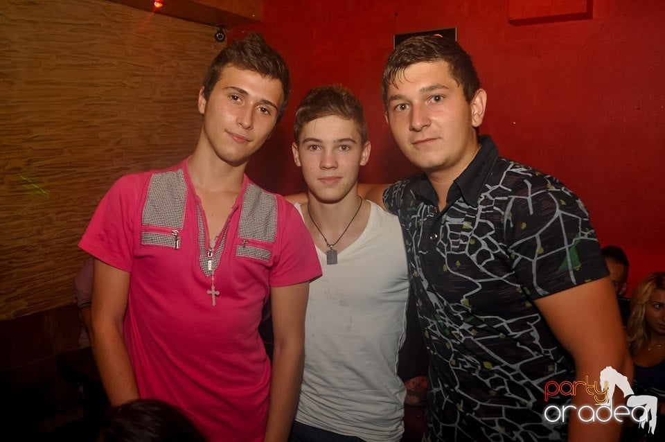 Weekend Party în Club Downtown,