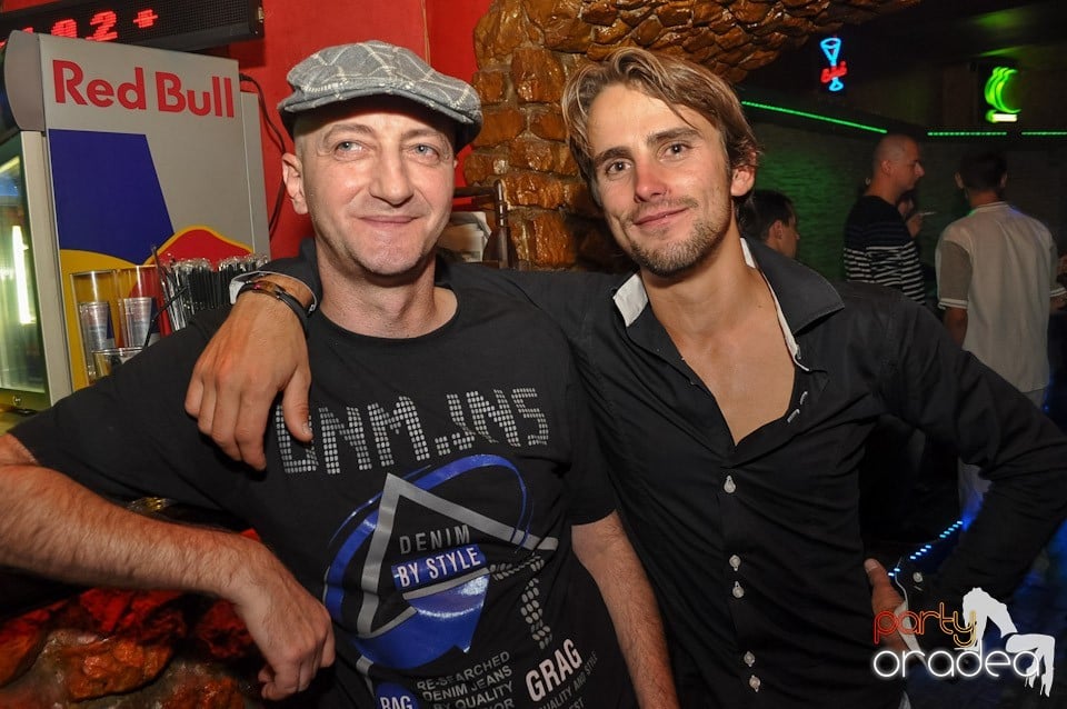 Weekend Party în Club Downtown,