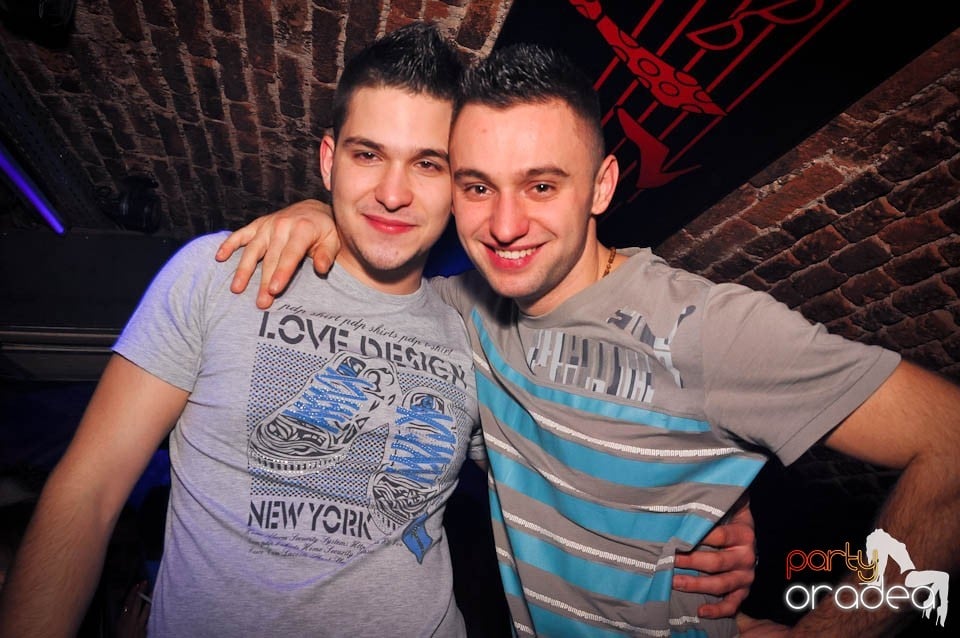 Weekend-ul începe în Escape,