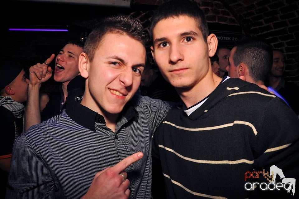 Weekend-ul începe în Escape,