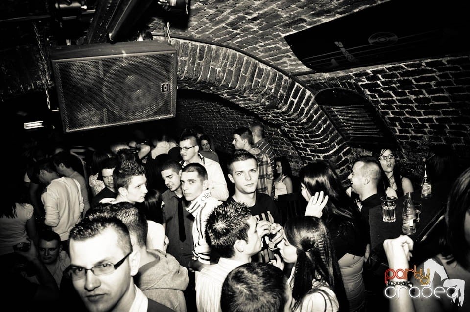 Weekend-ul începe în Escape,