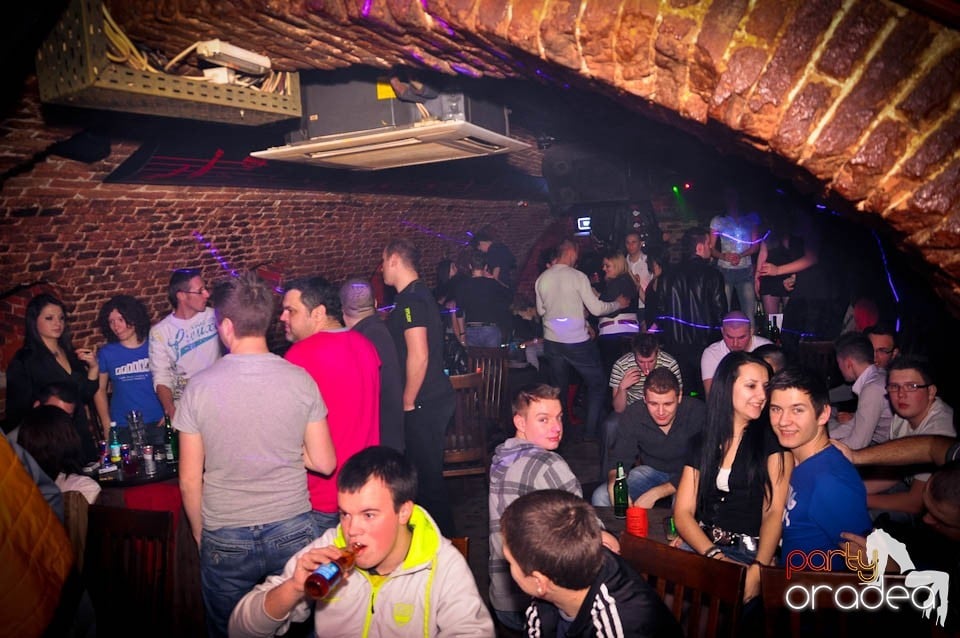 Weekend-ul începe în Escape,