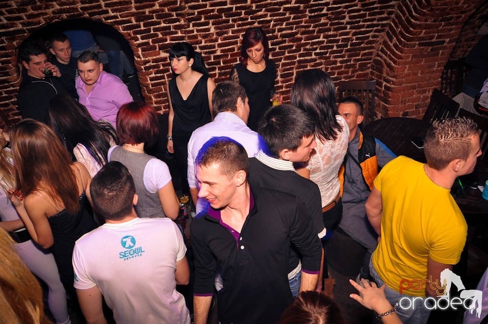 Weekend-ul începe în Escape,