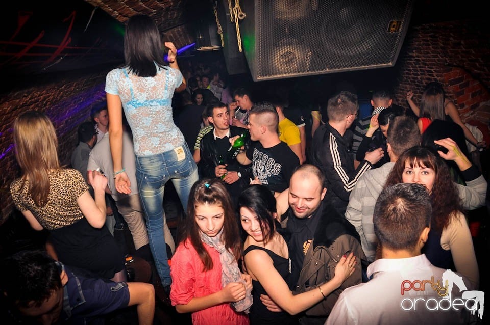 Weekend-ul începe în Escape,