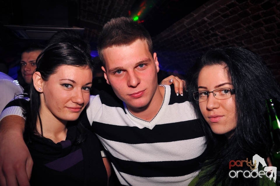 Weekend-ul începe în Escape,