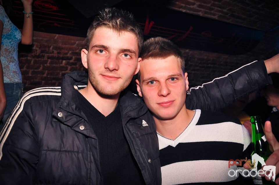 Weekend-ul începe în Escape,