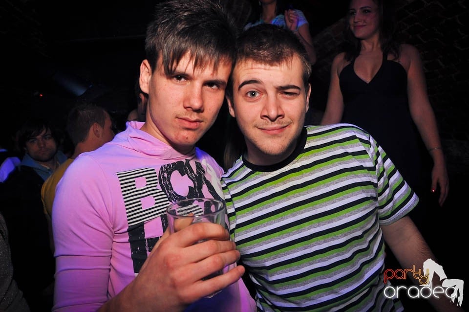Weekend-ul începe în Escape,