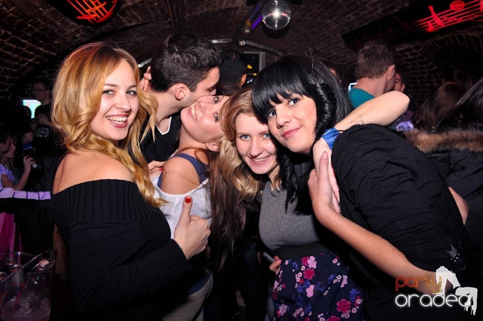 Weekend-ul se încheie în Escape,