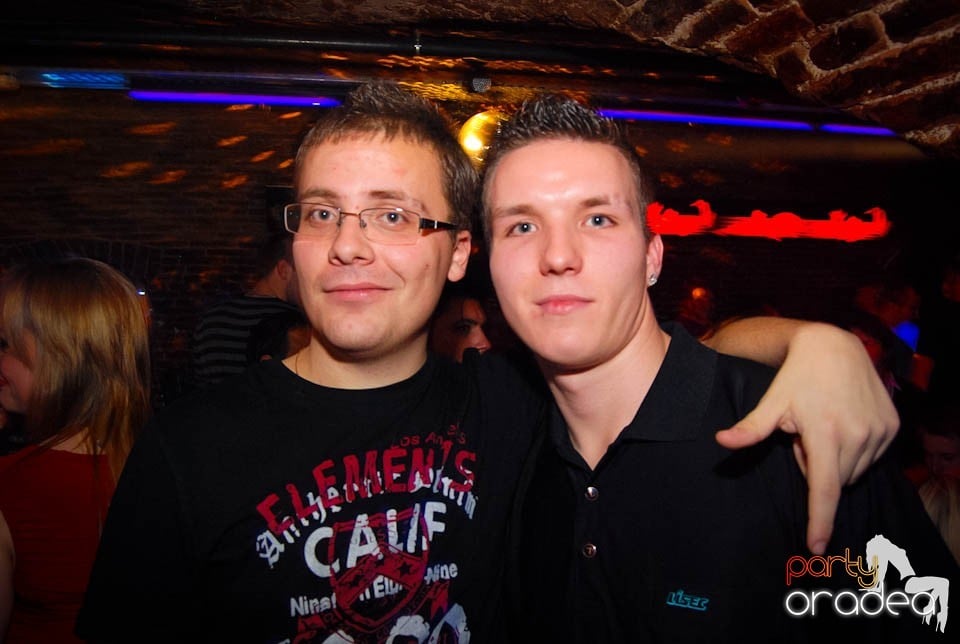 Weekend-ul se încheie în Escape,