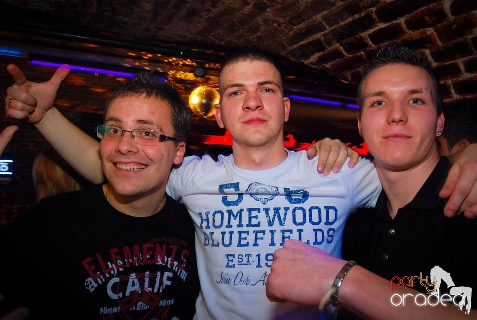Weekend-ul se încheie în Escape,