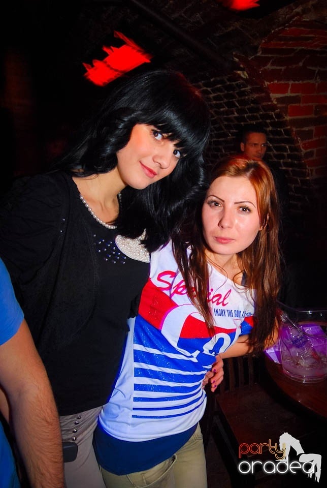 Weekend-ul se încheie în Escape,