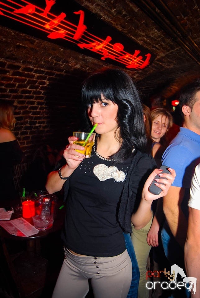Weekend-ul se încheie în Escape,