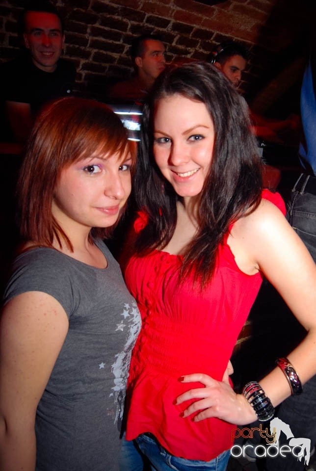Weekend-ul se încheie în Escape,