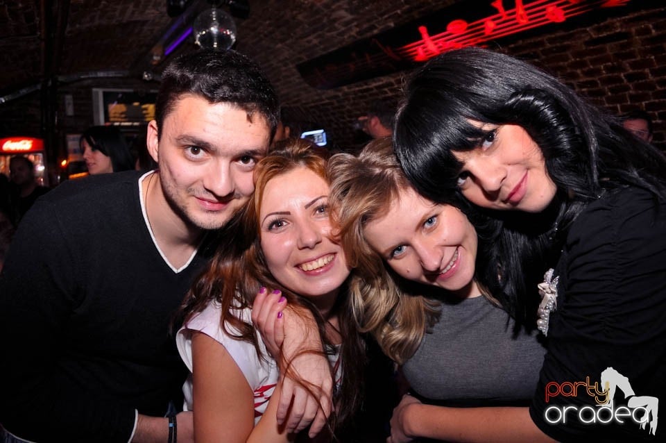 Weekend-ul se încheie în Escape,