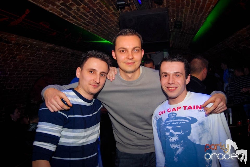 Weekend-ul se încheie în Escape,