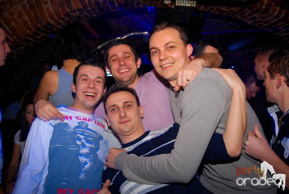 Weekend-ul se încheie în Escape,