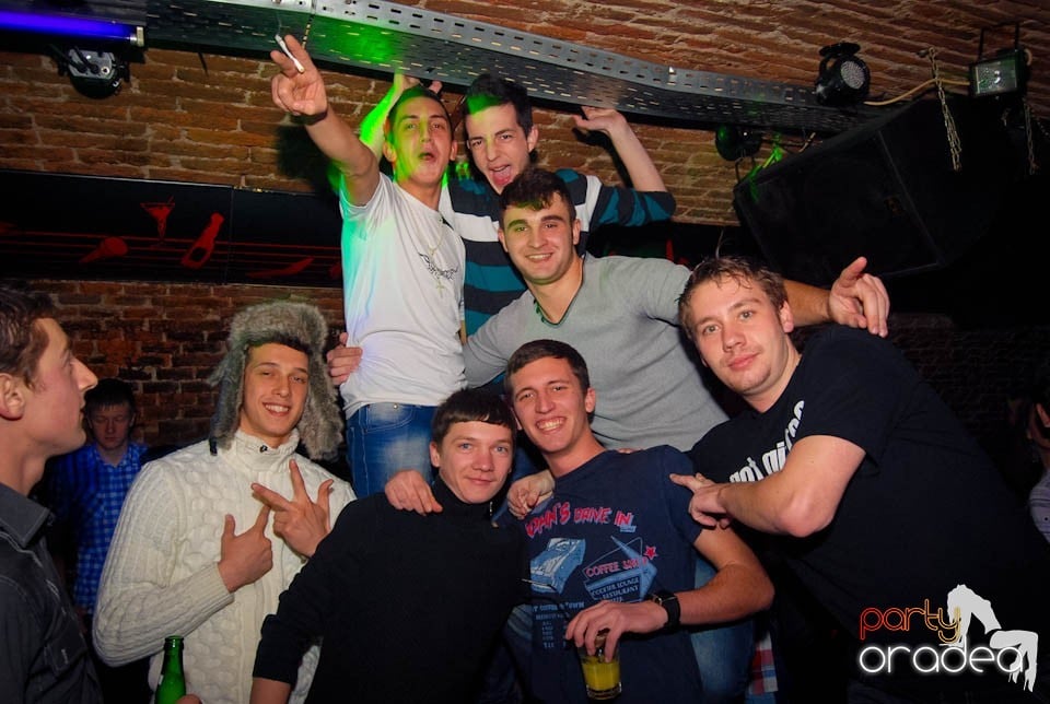 Weekend-ul se încheie în Escape,