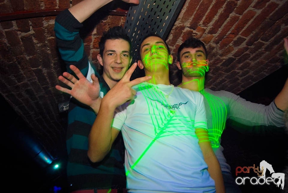 Weekend-ul se încheie în Escape,
